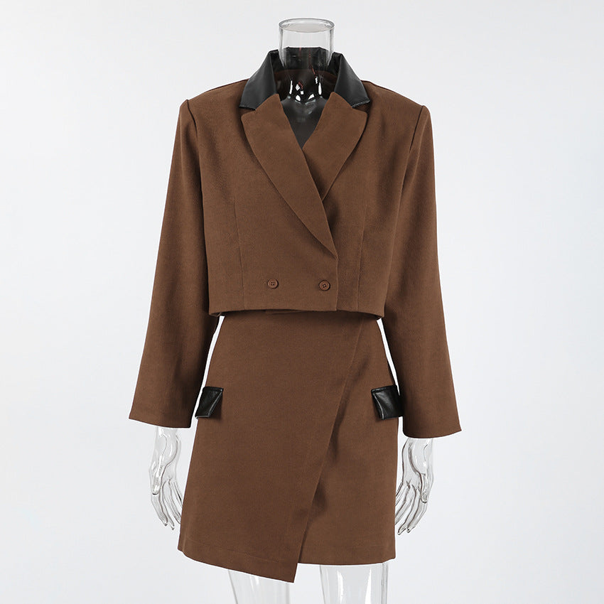 Conjunto vintage marrón de blazer y minifalda