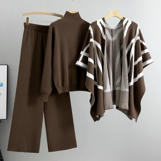 Conjunto de punto de tres piezas: chal de rayas, top de cuello alto y pantalón ancho