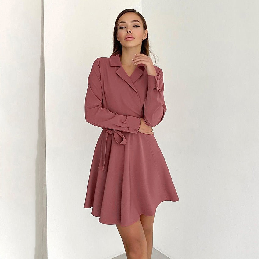 Vestido de manga larga con cuello sastre, lazada y cintura alta