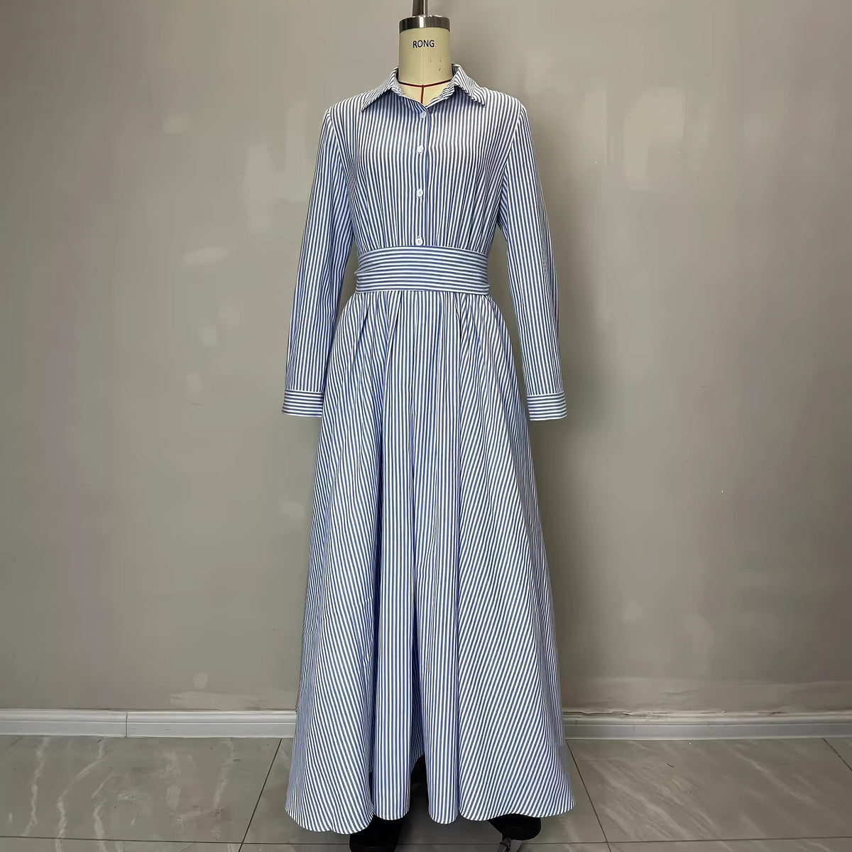 Vestido camisero largo a rayas con cinturón y bolsillos