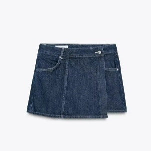 Conjunto de camisa vaquera corta y falda pantalón cruzada