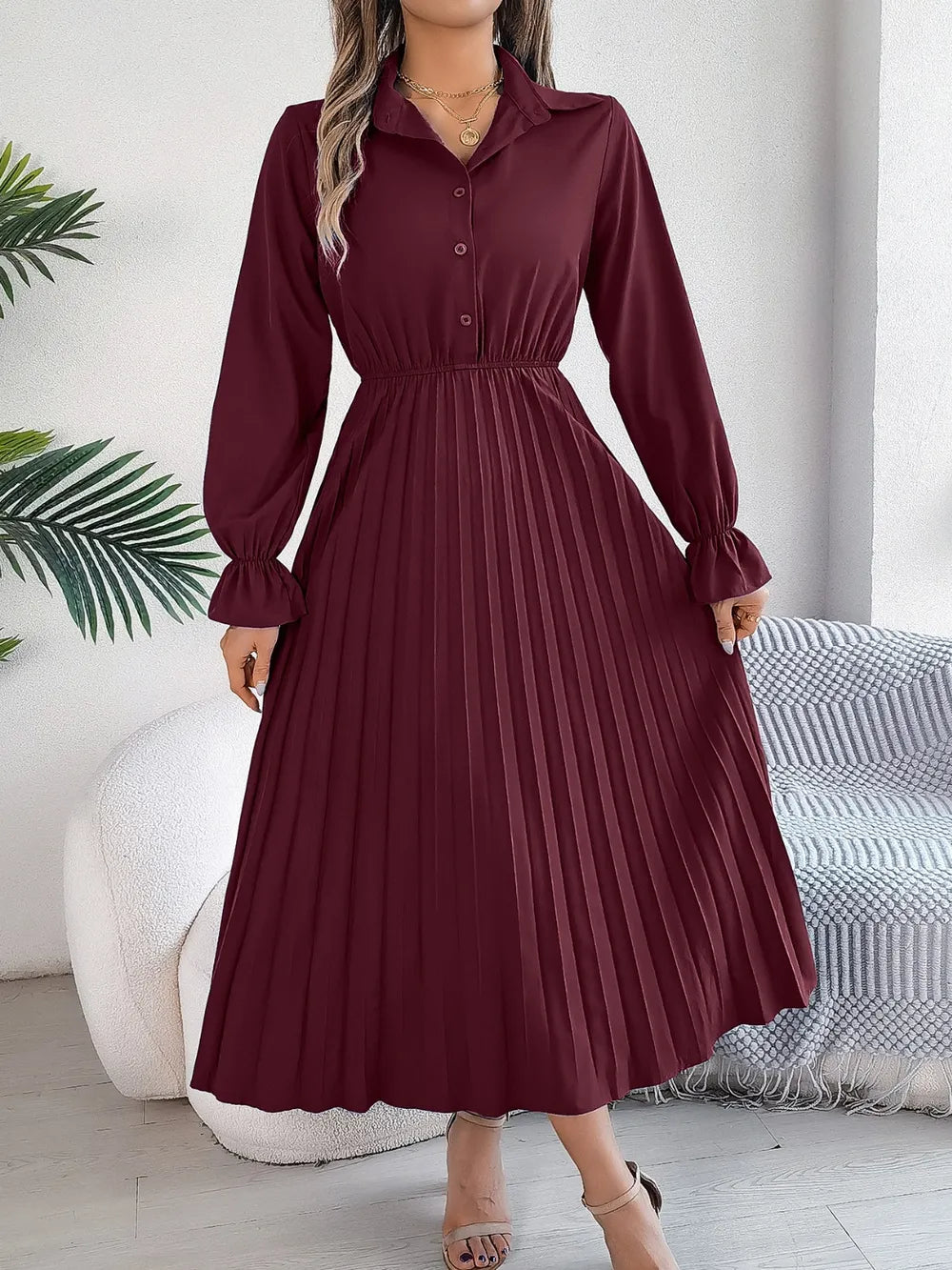 Vestido midi plisado camisero de manga larga