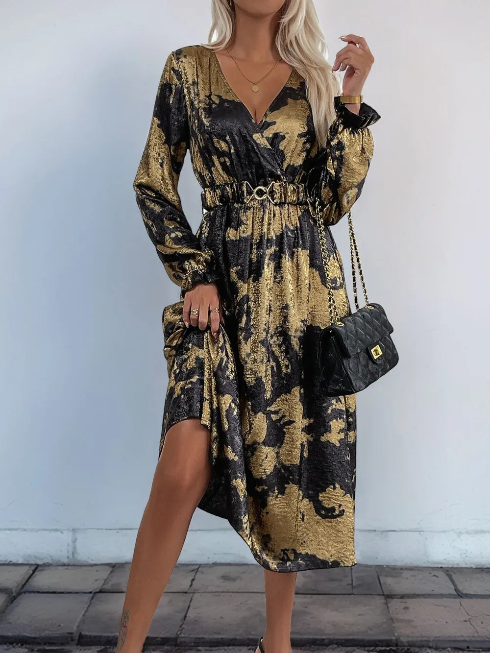 Vestido midi estampado cruzado de manga larga