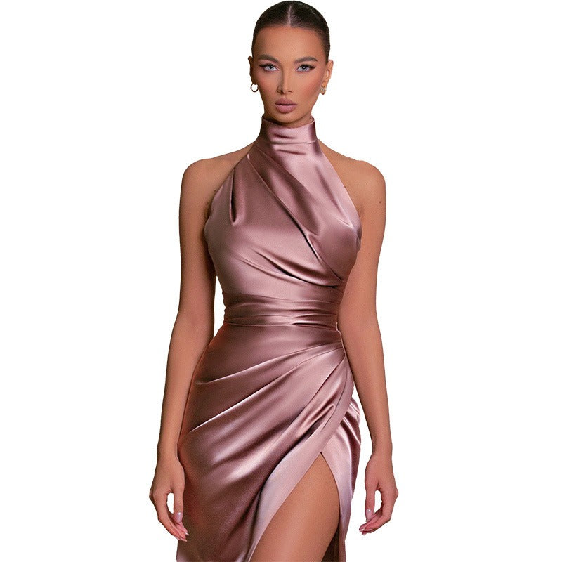 Vestido largo de ceremonia entallado con cuello halter