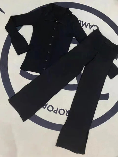 Conjunto de punto de dos piezas con cuello polo