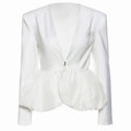 Blazer blanco plisado con escote en V y manga abullonada