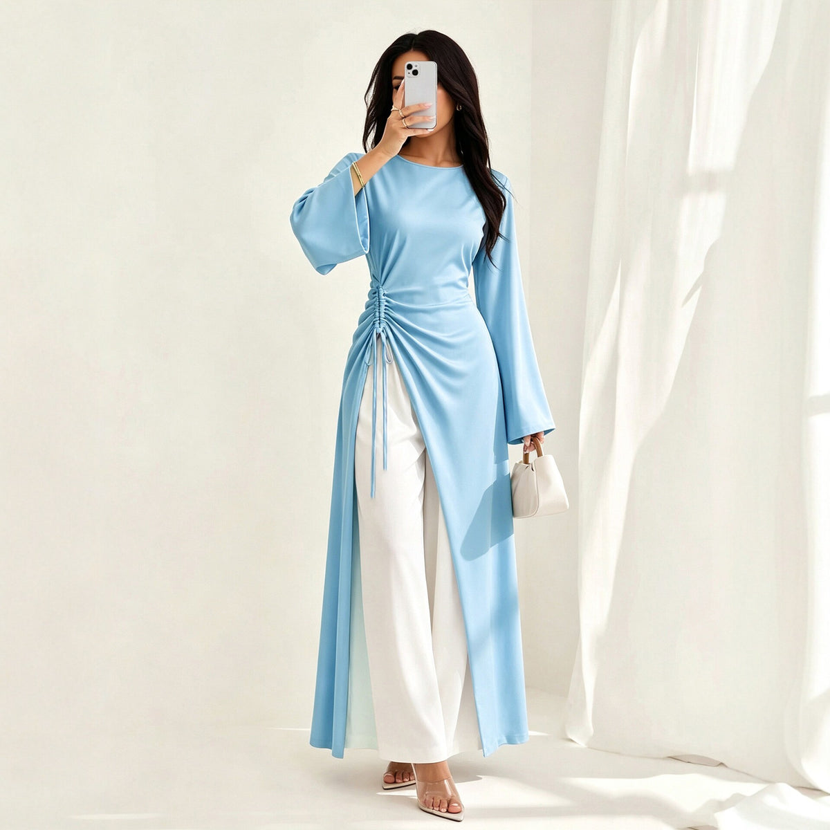 Vestido largo elegante con cintura fruncida, manga acampanada y abertura