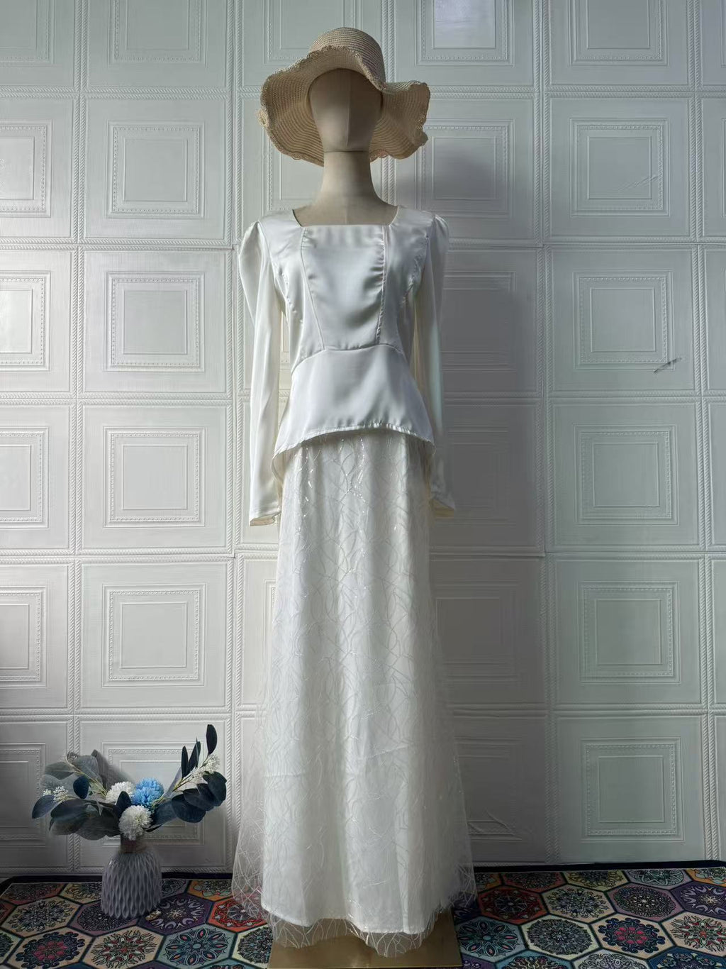 Vestido largo elegante de manga larga con pedrería