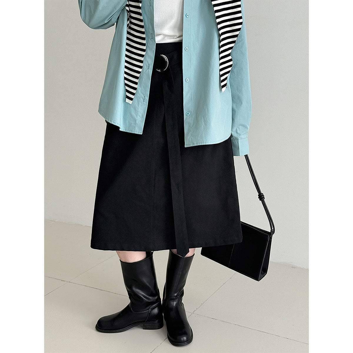Falda midi minimalista de cintura alta con lazada