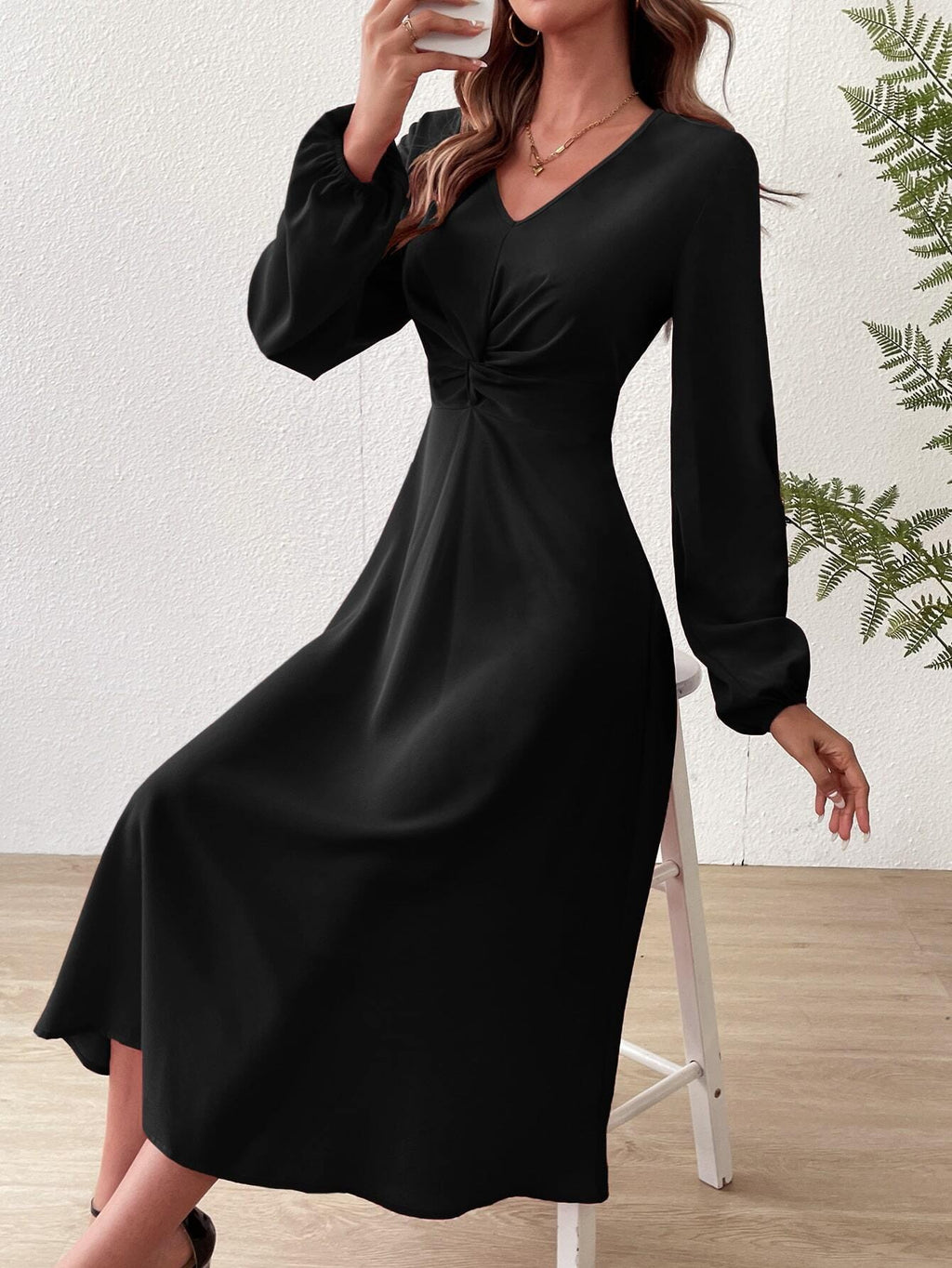 Vestido midi de estilo francés con escote en V y cintura alta