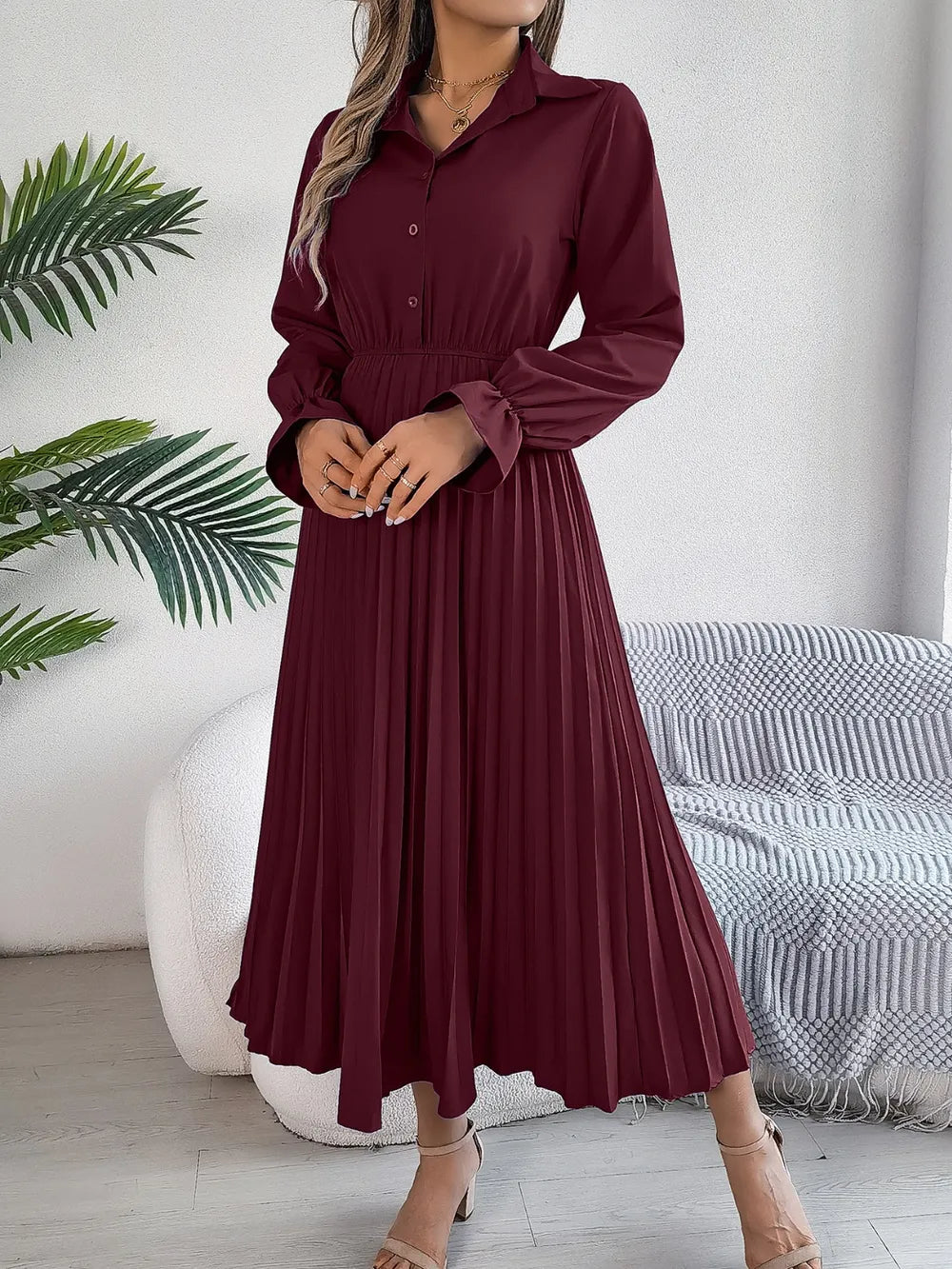 Vestido midi plisado camisero de manga larga