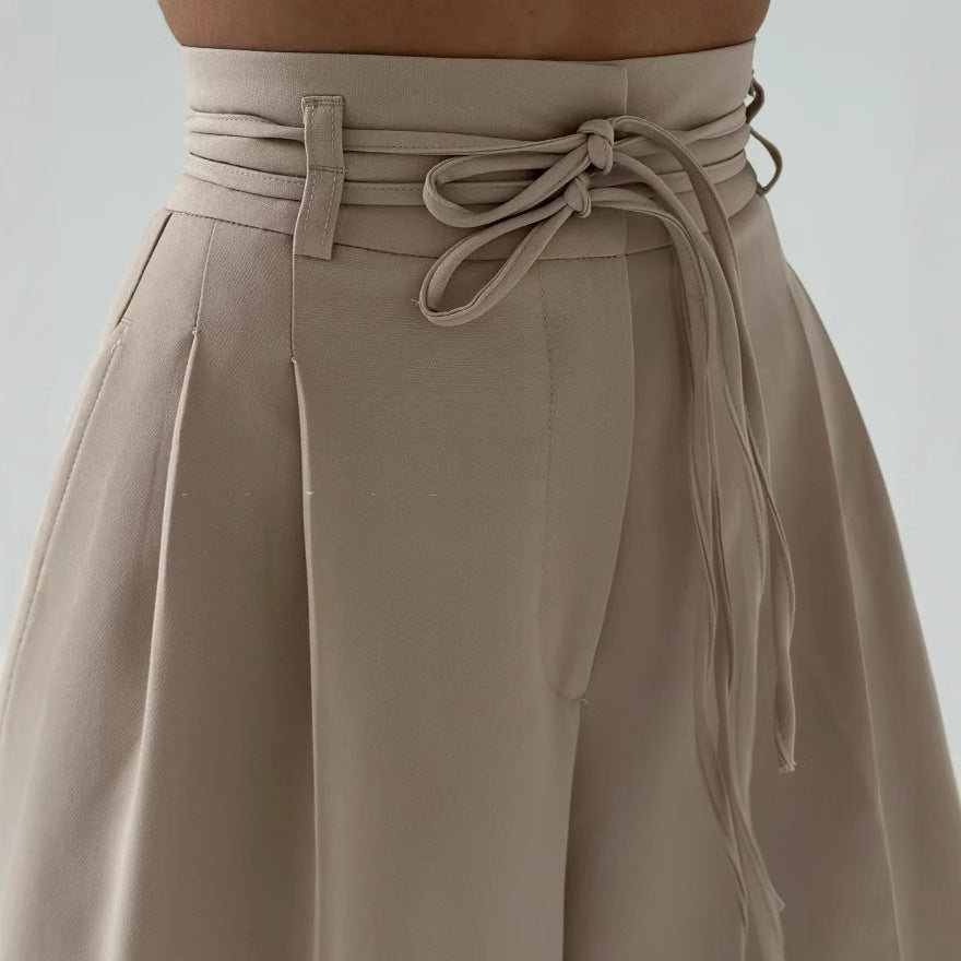 Pantalón recto de tiro alto con cinturón