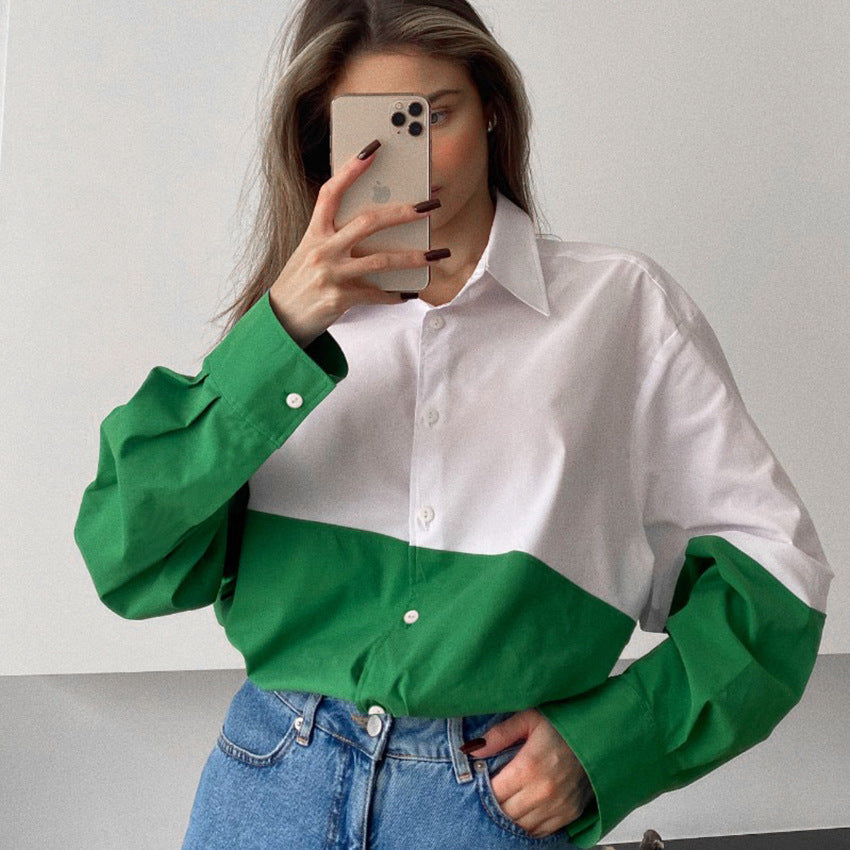 Camisa holgada con paneles en contraste