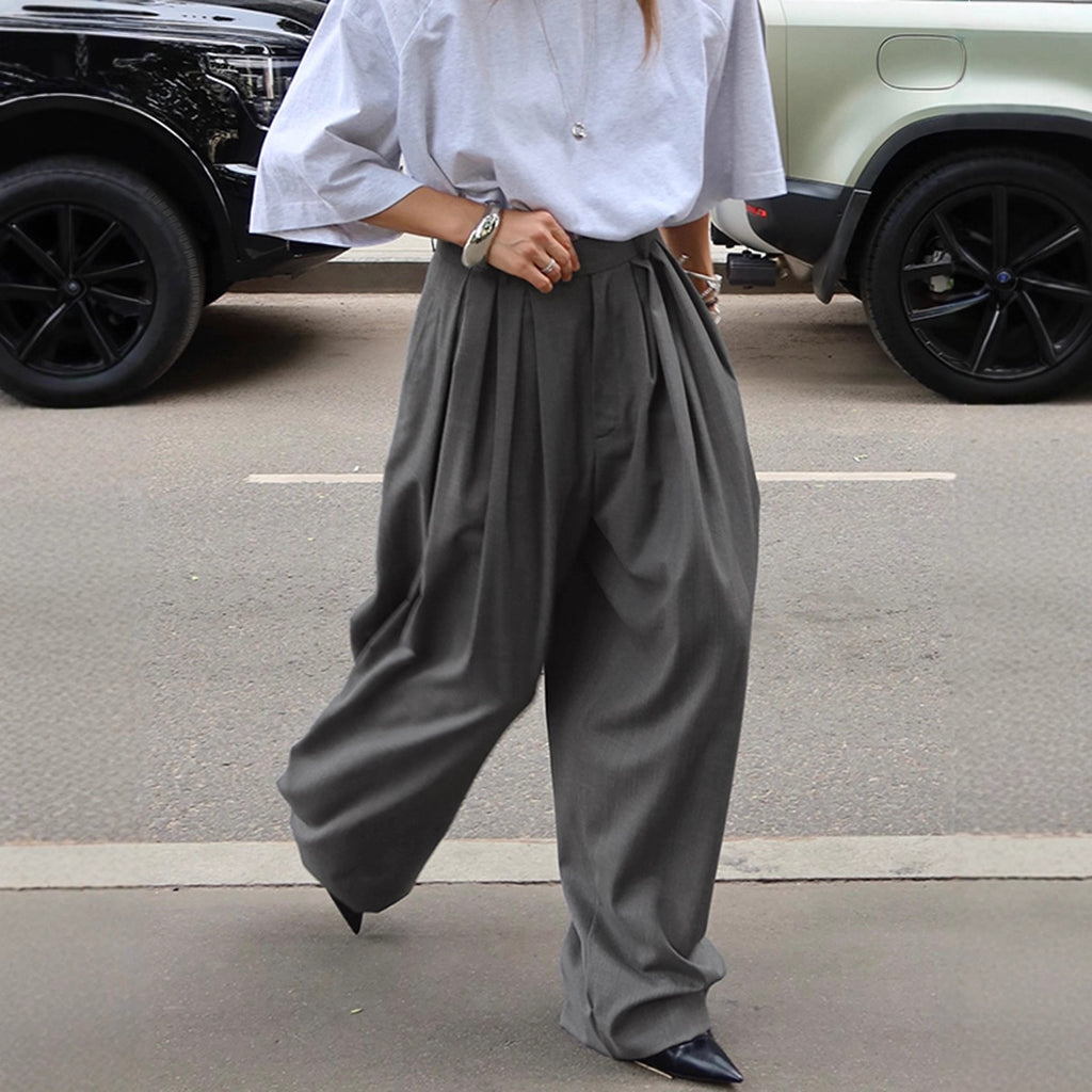 Pantalón de traje gris plisado de pierna ancha