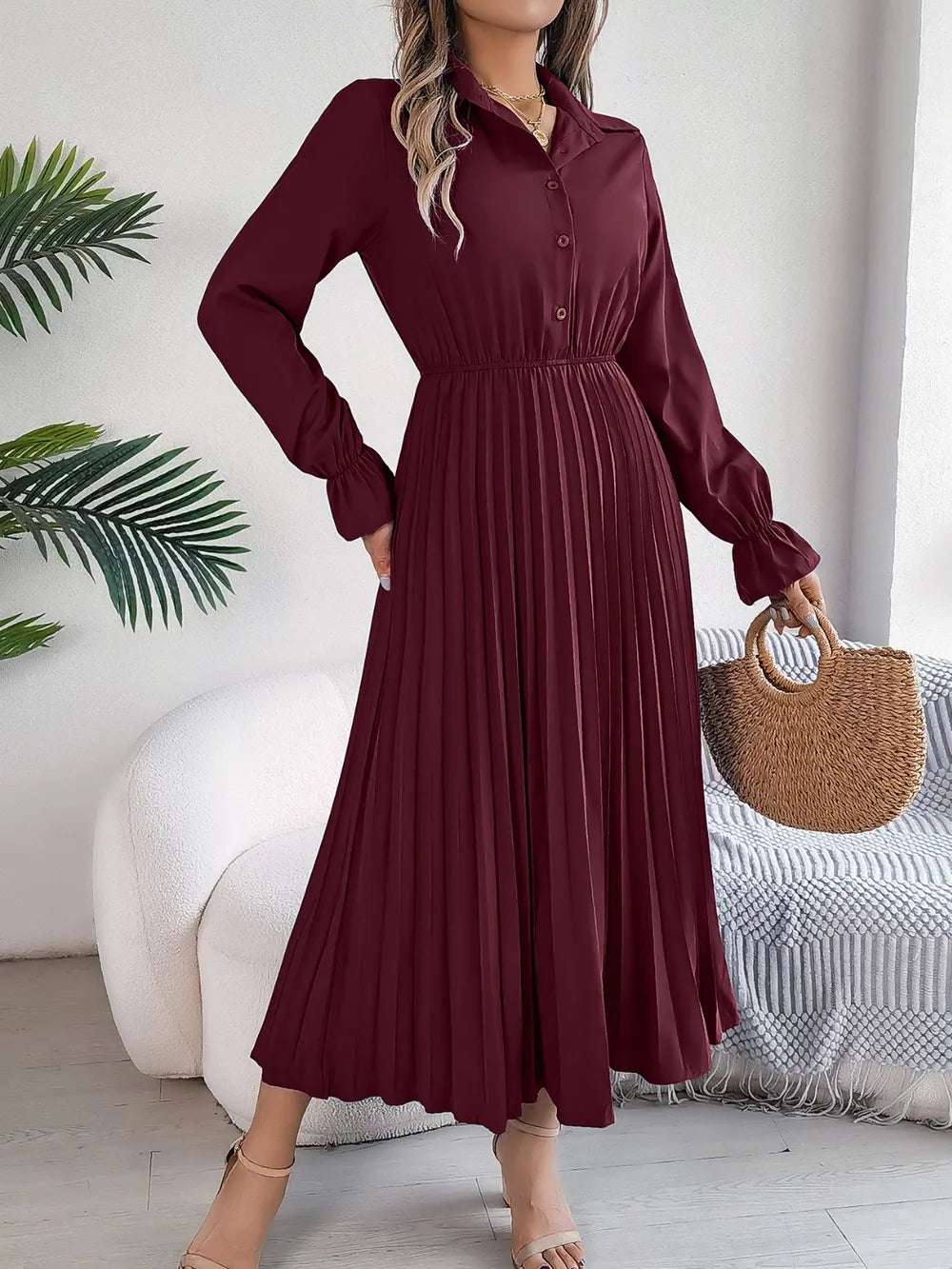Vestido midi plisado camisero de manga larga