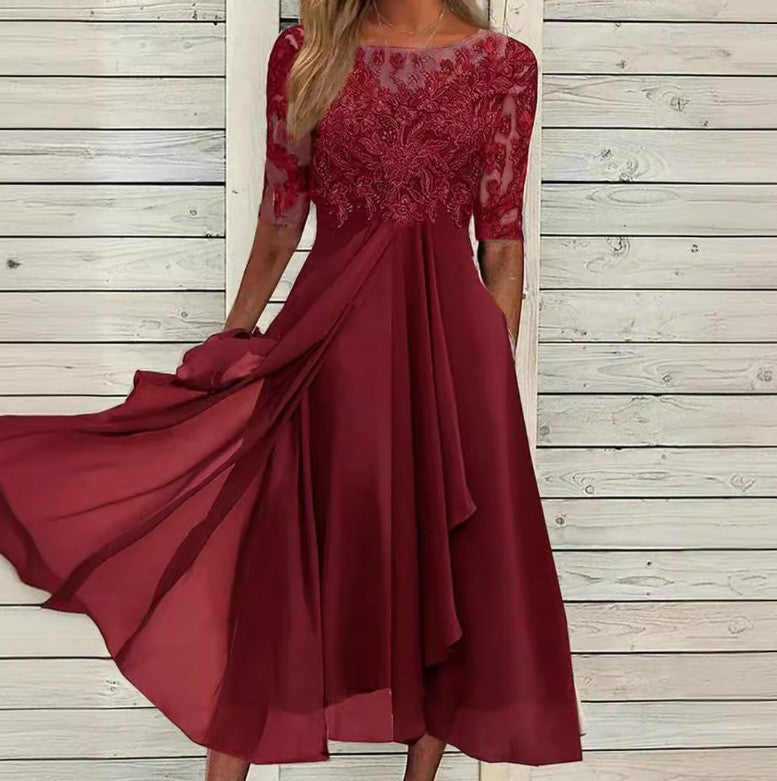 Vestido largo de gasa y encaje con detalles calados