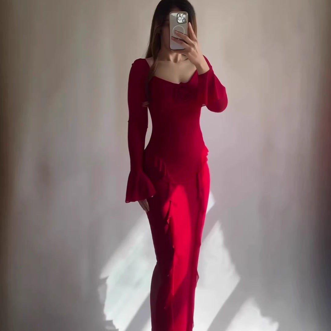 Vestido largo fluido de manga larga con escote corazón