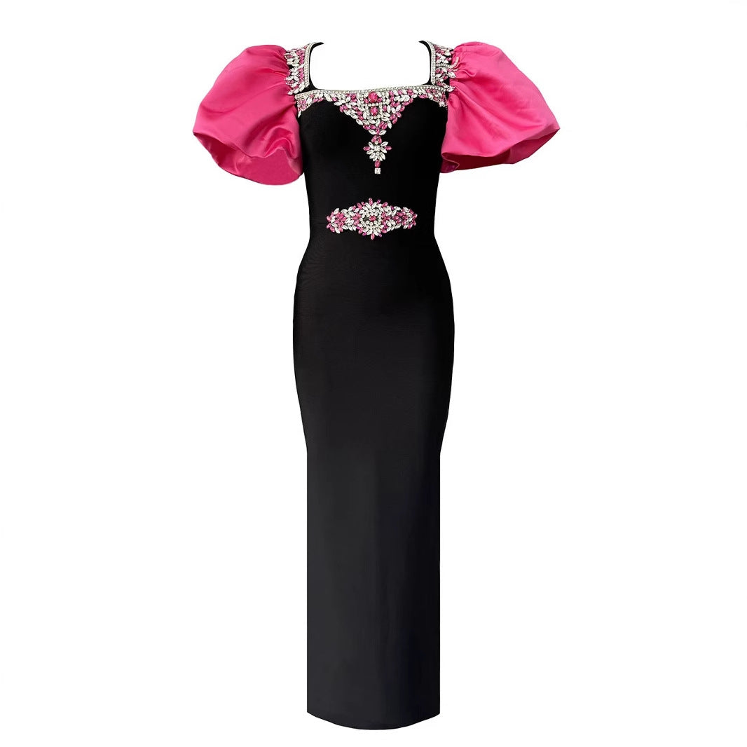 Vestido midi con pedrería, escote cuadrado y manga abullonada