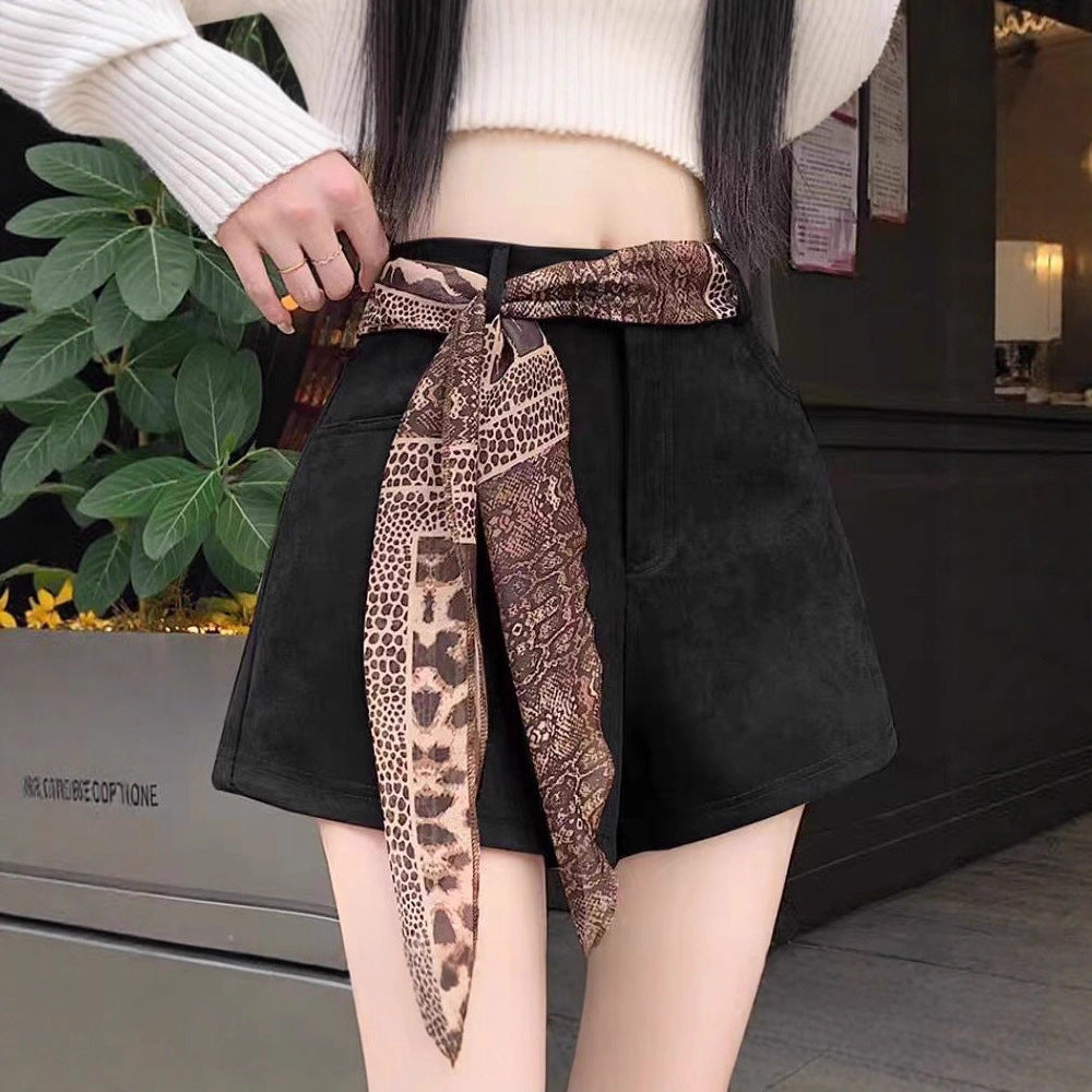 Pantalón corto retro de cintura alta con cinturón