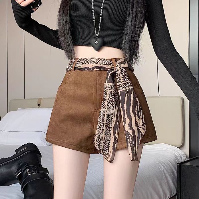 Pantalón corto retro de cintura alta con cinturón