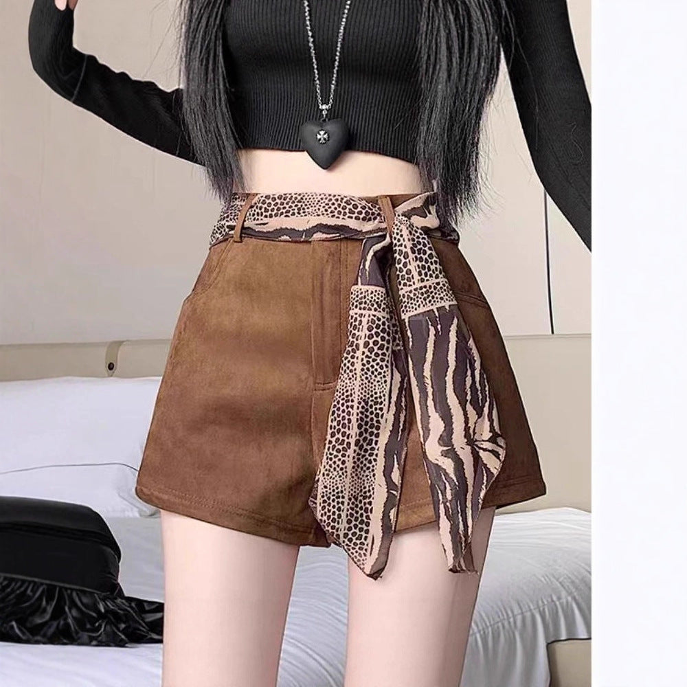 Pantalón corto retro de cintura alta con cinturón